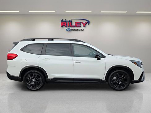 Used 2023 Subaru Ascent Onyx Edition Limited image 6
