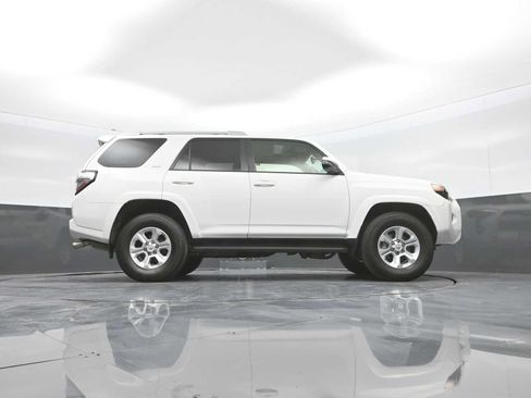 Used 2015 Toyota 4Runner SR5 Premium AWD/4WD image 46