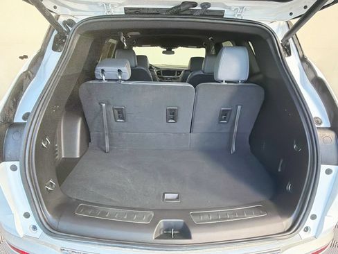 Used 2024 Buick Enclave Essence FWD image 25