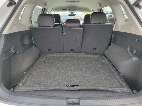 Used 2024 Volkswagen Tiguan Wolfsburg Edition image 17