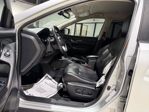 Used 2019 Nissan Rogue SL FWD image 21