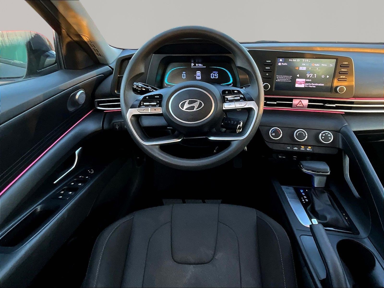 Used 2024 Hyundai Elantra SE FWD image 8