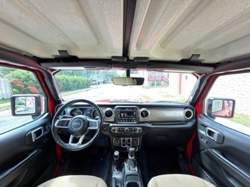 Used 2020 Jeep Gladiator Overland AWD/4WD image 24