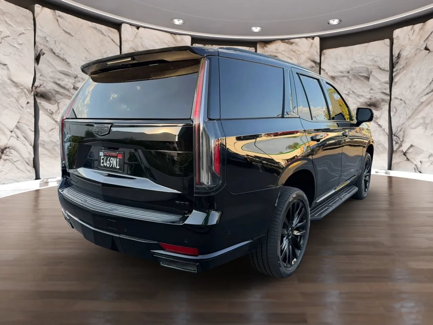 Used 2023 Cadillac Escalade Premium Luxury RWD image 7