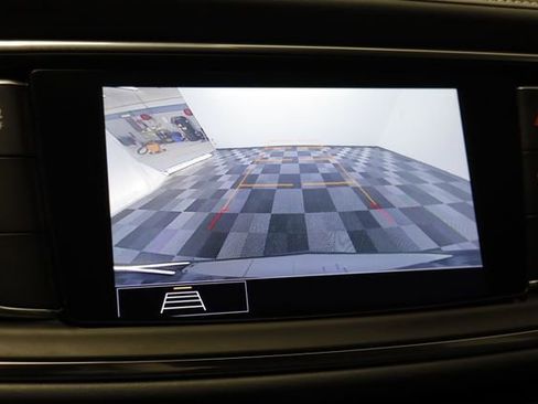 Used 2020 Buick Enclave Essence image 9