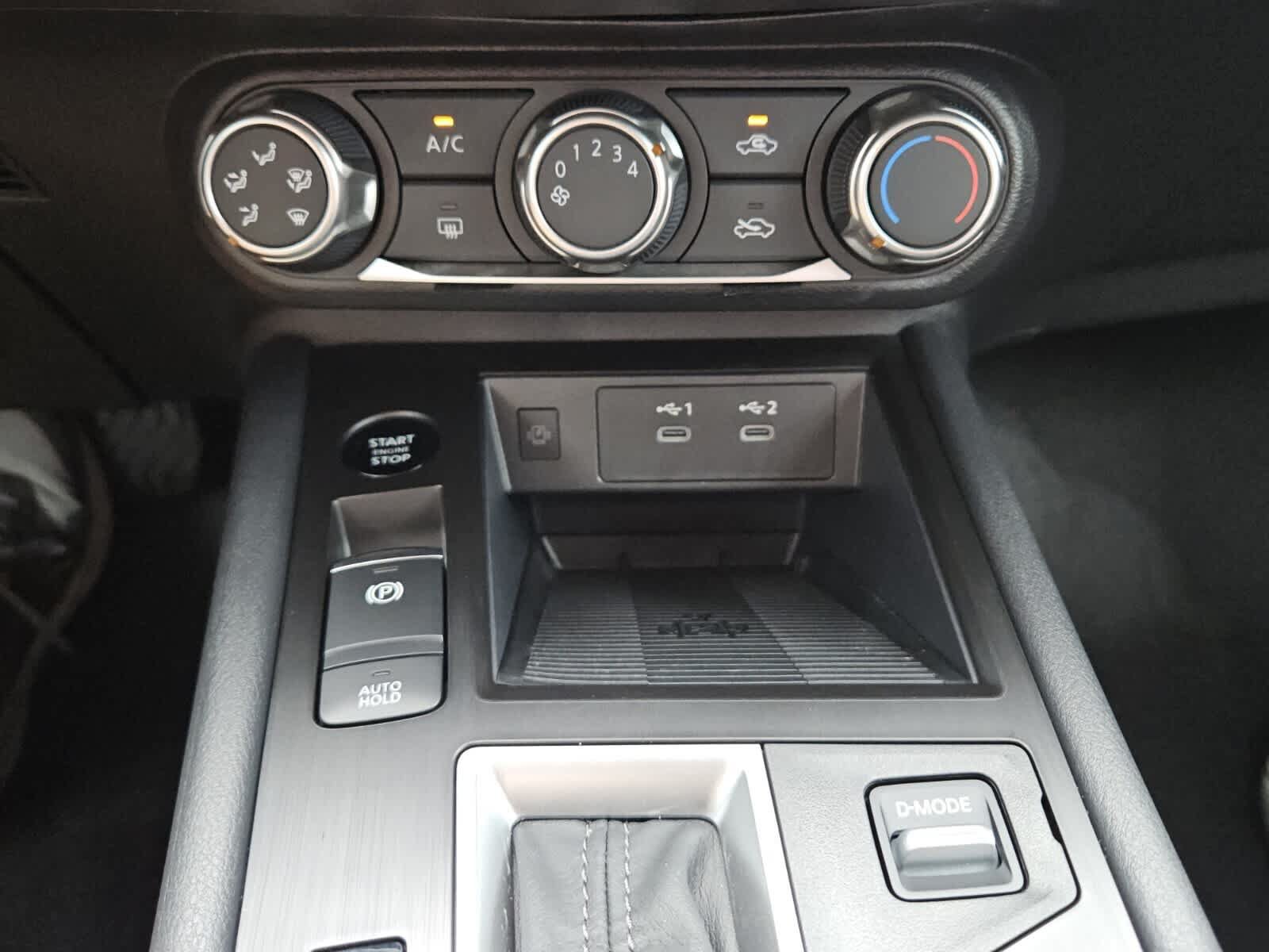 Used 2025 Nissan Kicks SV FWD image 10