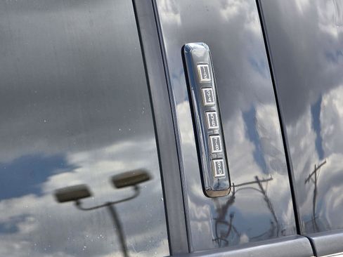 Used 2020 Ford F150 Lariat image 45