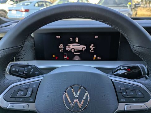 Certified 2026 Volkswagen Tiguan SE R-Line FWD image 37