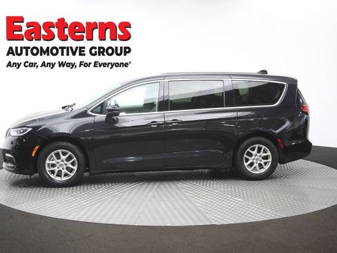 Used 2023 Chrysler Pacifica Touring-L FWD image 61