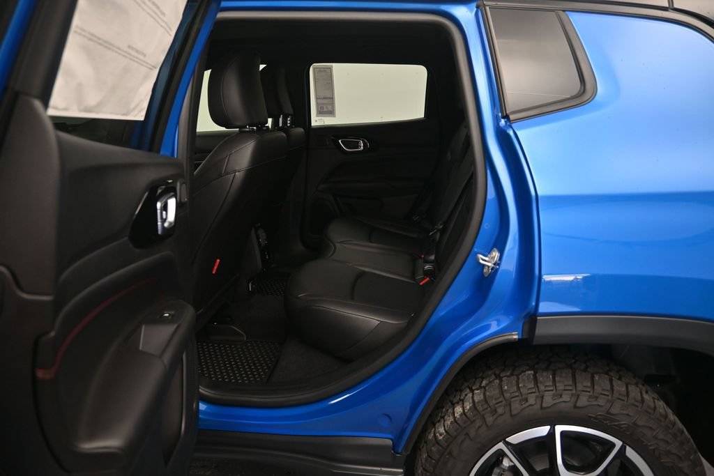 New 2026 Jeep Compass Trailhawk w/ Sun, Sound & Navigation Group AWD/4WD image 25