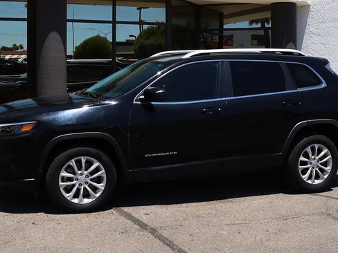 Used 2019 Jeep Cherokee Latitude w/ Popular Appearance Group FWD image 7
