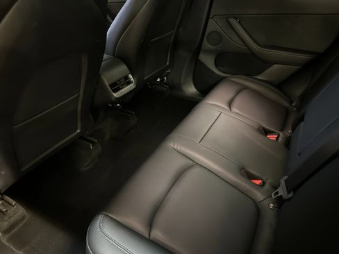 Used 2021 Tesla Model Y Long Range image 11