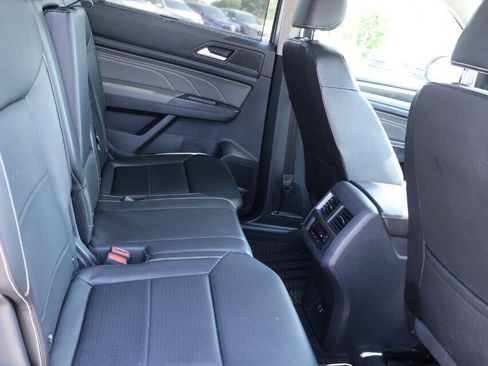 Used 2022 Volkswagen Atlas SE AWD/4WD image 16