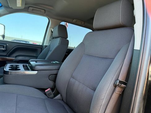 Used 2018 GMC Sierra 2500 SLE w/ SLE Preferred Package AWD/4WD image 14