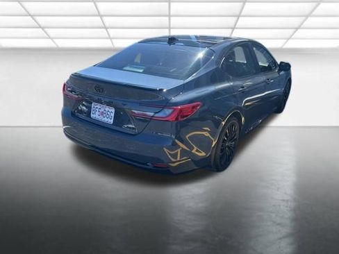 Used 2025 Toyota Camry XLE w/ Premium Plus Package image 6