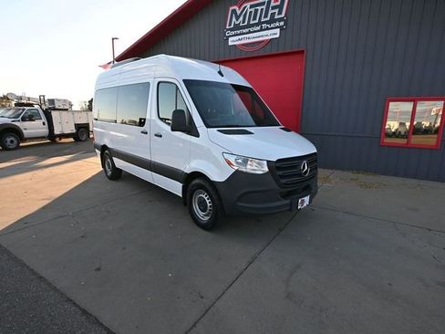 Used 2024 Mercedes-Benz Sprinter 2500 image 6