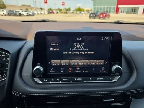 Used 2021 Nissan Rogue SV w/ Premium Package FWD image 9