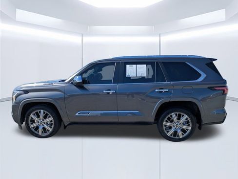 Used 2024 Toyota Sequoia Capstone image 7