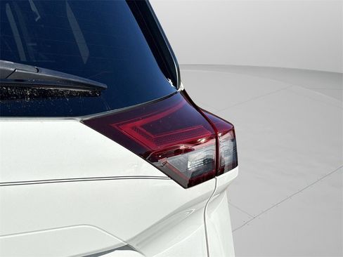 Certified 2021 Nissan Rogue S image 42