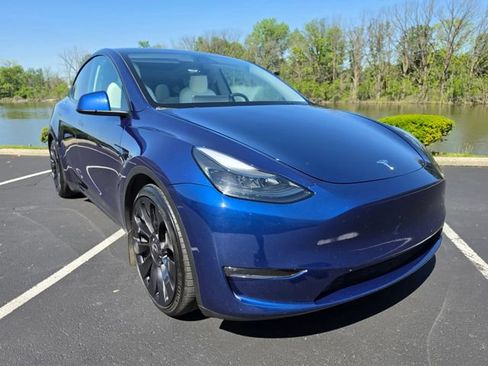 Used 2023 Tesla Model Y Performance AWD/4WD image 17