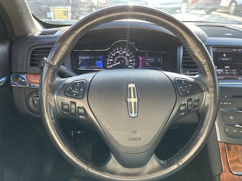 Used 2013 Lincoln MKS image 34
