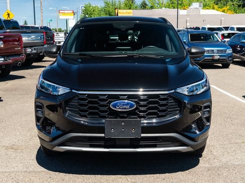 Used 2025 Ford Escape ST-Line Select AWD/4WD image 2
