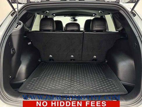 Used 2023 Jeep Compass Latitude w/ Convenience Group AWD/4WD image 16