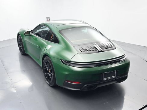 Certified 2025 Porsche 911 Carrera RWD image 38