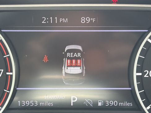 Used 2025 Nissan Rogue SV w/ SV Premium Package FWD image 14