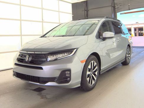 Certified 2026 Honda Odyssey EX-L image 1