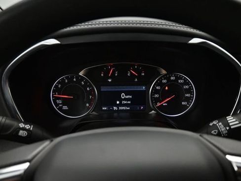 Used 2025 Chevrolet Blazer LT FWD image 9