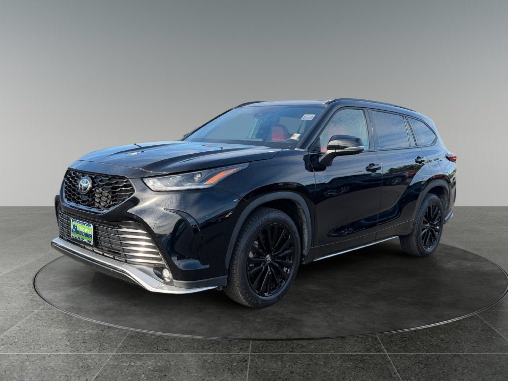 Used 2023 Toyota Highlander XSE AWD/4WD image 3