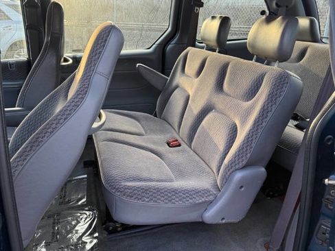 Used 2000 Plymouth Voyager image 10