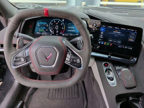 Used 2023 Chevrolet Corvette Stingray Premium Cpe w/ Z51 Performance Package image 20