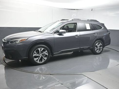 Used 2020 Subaru Outback Touring XT AWD/4WD image 4