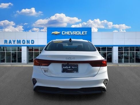 Used 2022 Kia Forte LXS FWD image 4