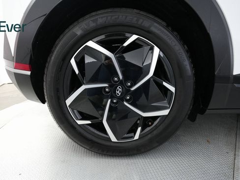 Used 2024 Hyundai Ioniq 5 SEL image 17