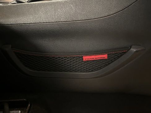 Used 2022 Jeep Cherokee Trailhawk w/ Comfort/Convenience Group image 35