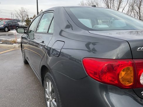 Used 2010 Toyota Corolla LE image 5