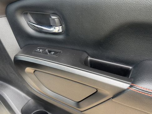 Used 2021 Nissan Titan PRO-4X w/ Pro-4x Convenience Package image 33