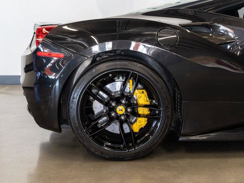 Used 2017 Ferrari 488 GTB image 31