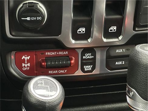 Used 2021 Jeep Wrangler Rubicon w/ LED Lighting Group AWD/4WD image 23