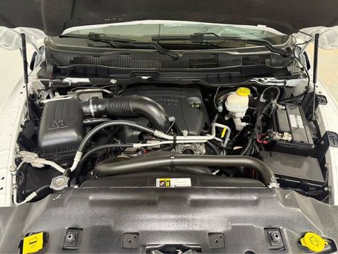 Used 2017 RAM 1500 Express w/ Express Value Package AWD/4WD image 11