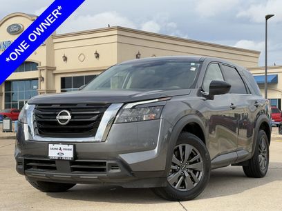 Used 2023 Nissan Pathfinder S w/ Cargo Package