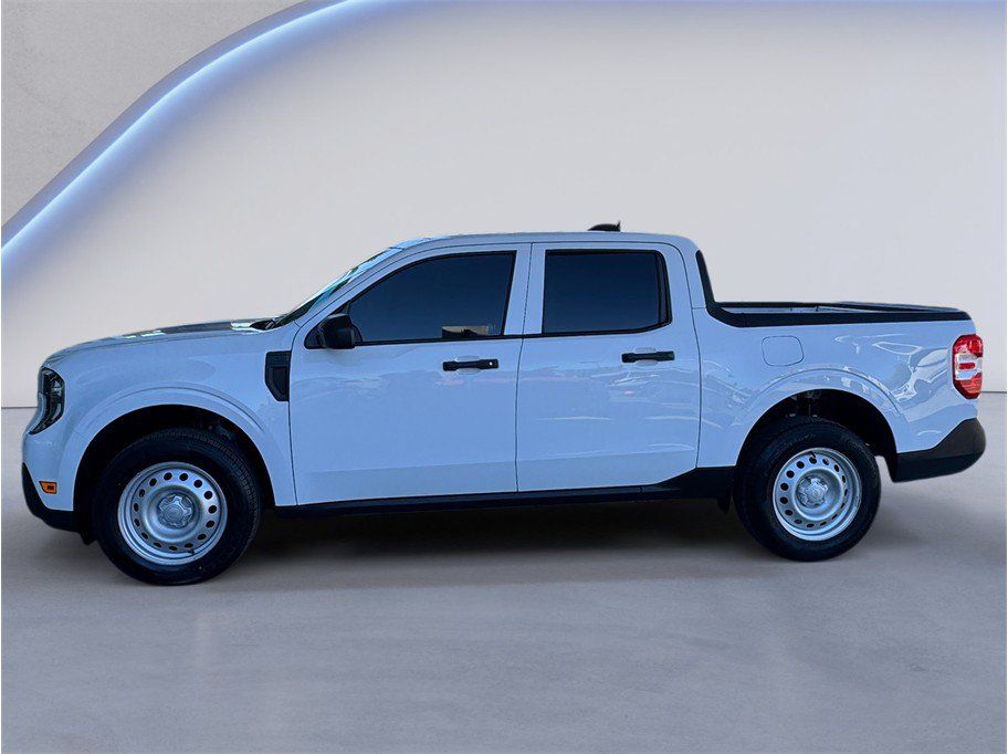 Used 2025 Ford Maverick XL FWD image 3