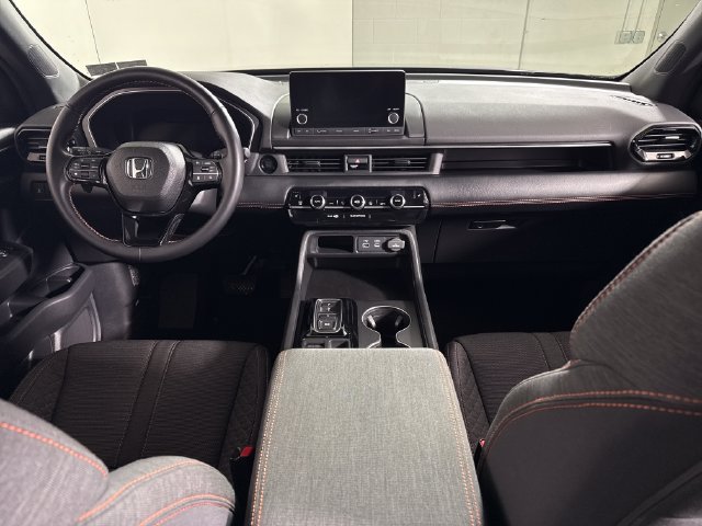 Used 2025 Honda Pilot Sport image 22