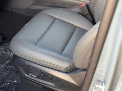 New 2026 Ford Explorer Active w/ Active Comfort Package image 4