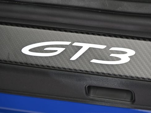 Certified 2025 Porsche 911 GT3 RWD image 24