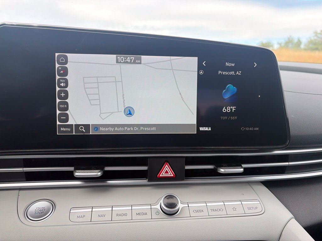 Certified 2025 Hyundai Elantra Limited FWD image 25