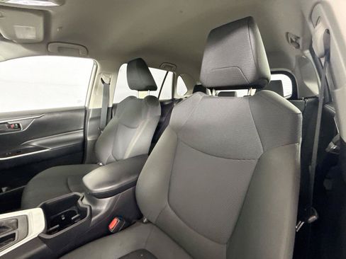 Used 2025 Toyota RAV4 LE FWD image 3